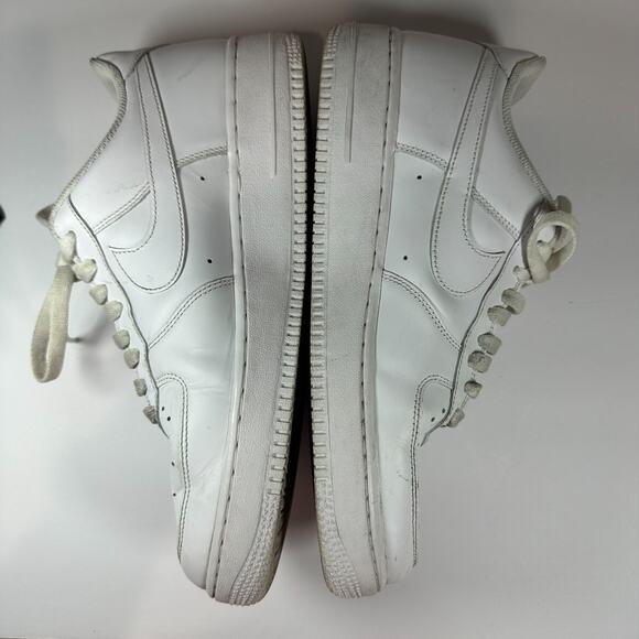 Nike Air Force 1 Sneakers Men's Low 10.5 Triple White Shoes CW2288-111 - Picture 7 of 9